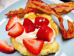 German Pancakes With Strawberries