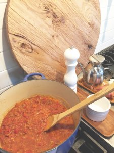 Spaghetti with Cheesy Tomato Cream Sauce